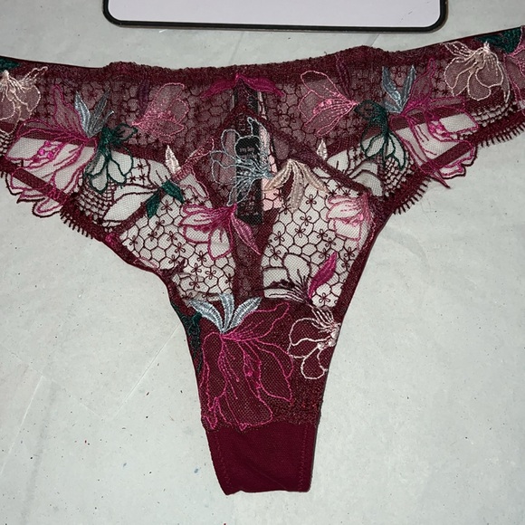 (XL) Victoria's Secret Very Sexy THONG Panty - Picture 2 of 11